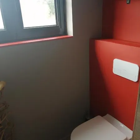 Le Chalet Cocooning -ATTENTION arrivée le mercredi et le samedi uniquement- *